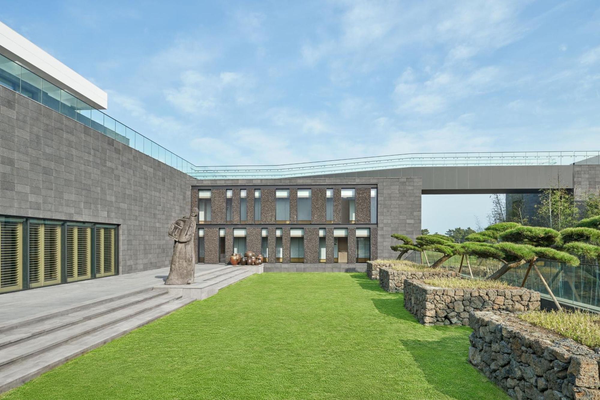 Jw Marriott Jeju Resort & Spa Seogwipo Exterior foto